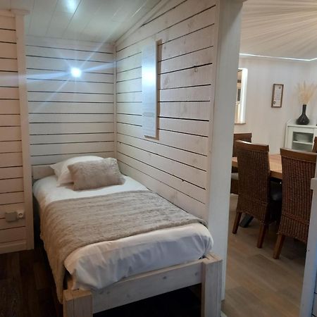 Le Chalet Du Lac Villa โรแบร์วิลล์ ภายนอก รูปภาพ