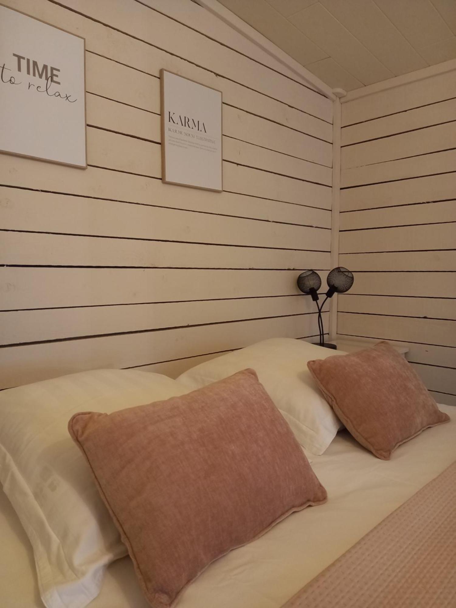 Le Chalet Du Lac Villa โรแบร์วิลล์ ภายนอก รูปภาพ
